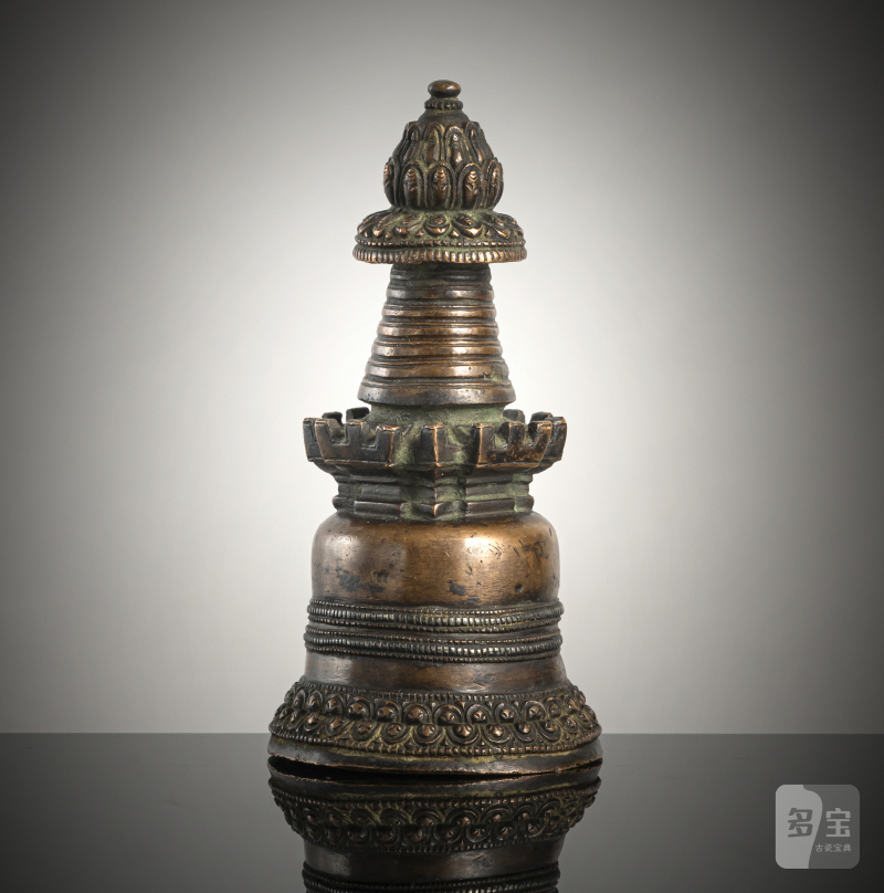 A COPPER STUPA WITH SILVER INLAYS - 图3
